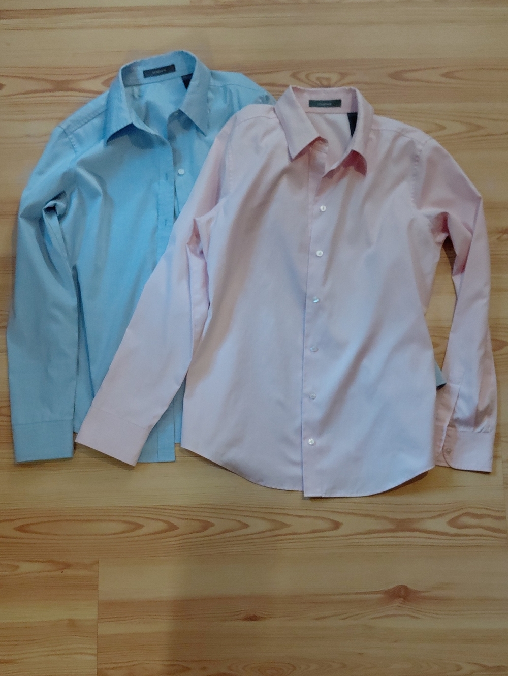 Set of 2 Liz Claiborne 100% Cotton Button Down Tops. Size 4.
